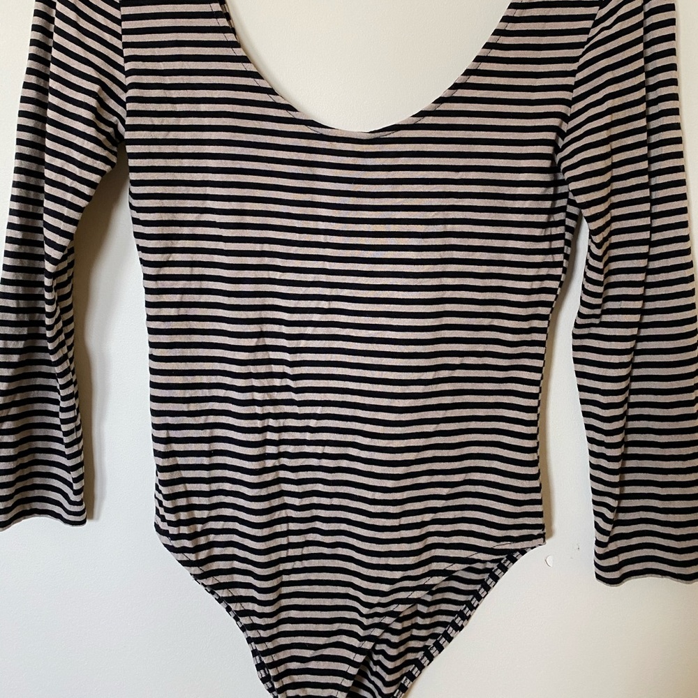 Long sleeve, scoop neck, striped body suit